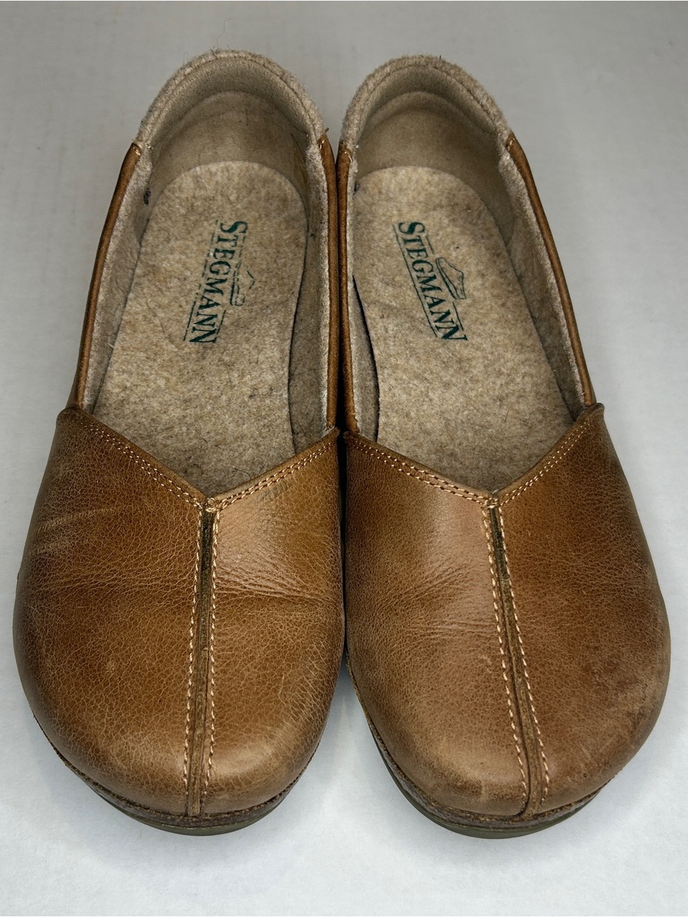 Stegmann Size 8.5 Tan Leather Slip-On Clogs